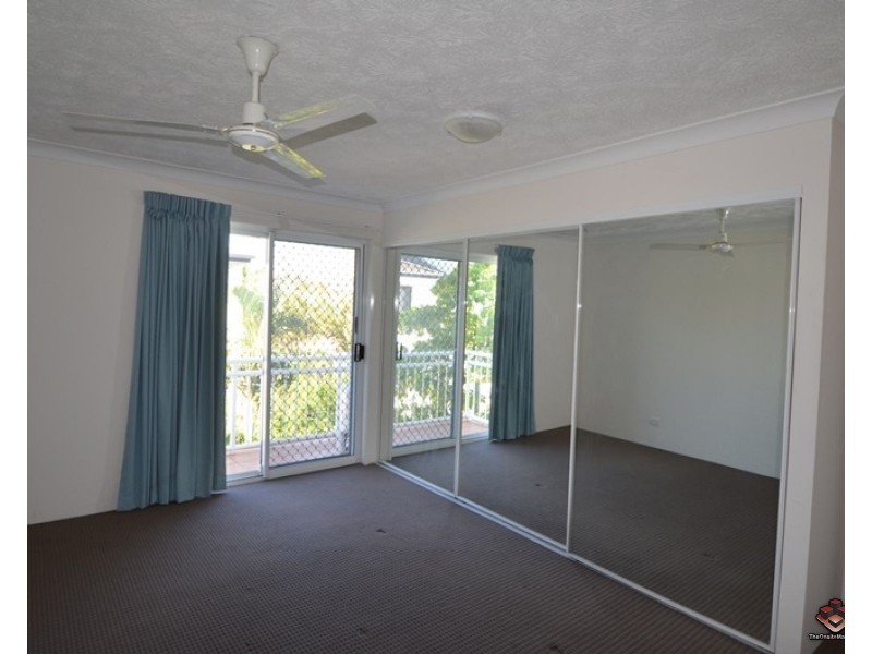 37 Mawarra Street, Chevron Island QLD 4217