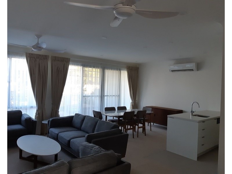 3031 The Boulevard, Carrara QLD 4211