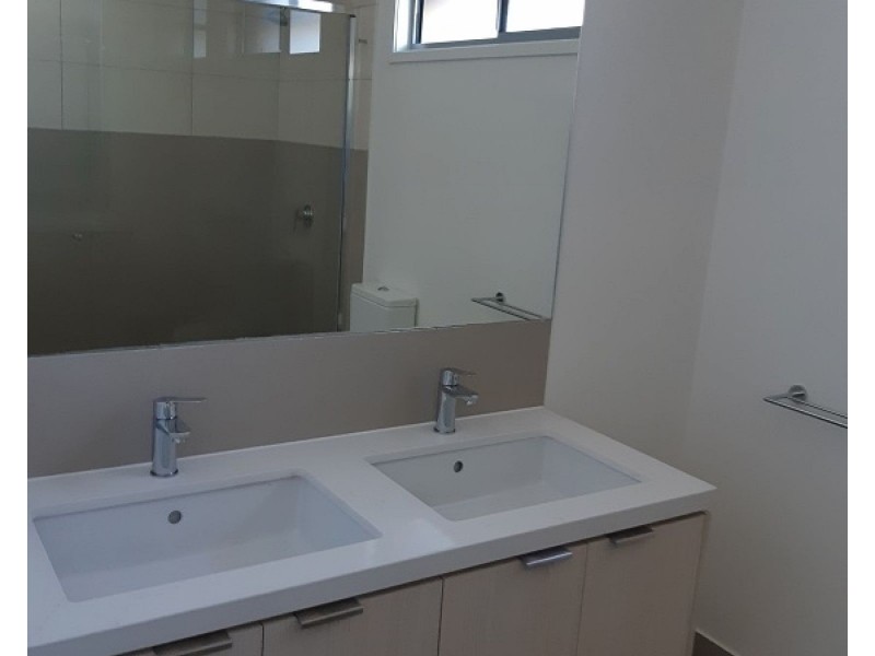 3031 The Boulevard, Carrara QLD 4211