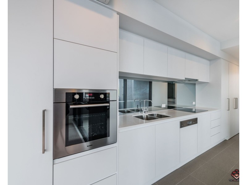 10507/300 Old Cleveland Road, Coorparoo QLD 4151