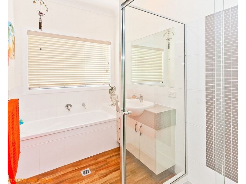 15 Amstal Avenue, Wondunna QLD 4655