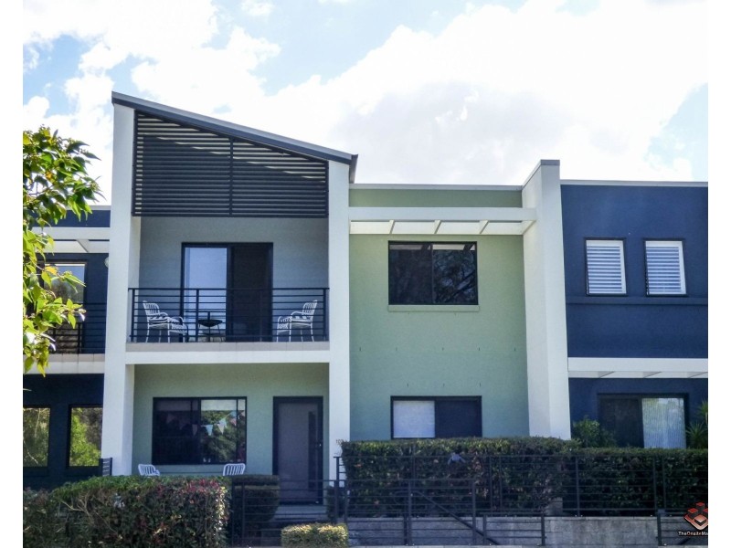 16 Surbiton Court, Carindale QLD 4152