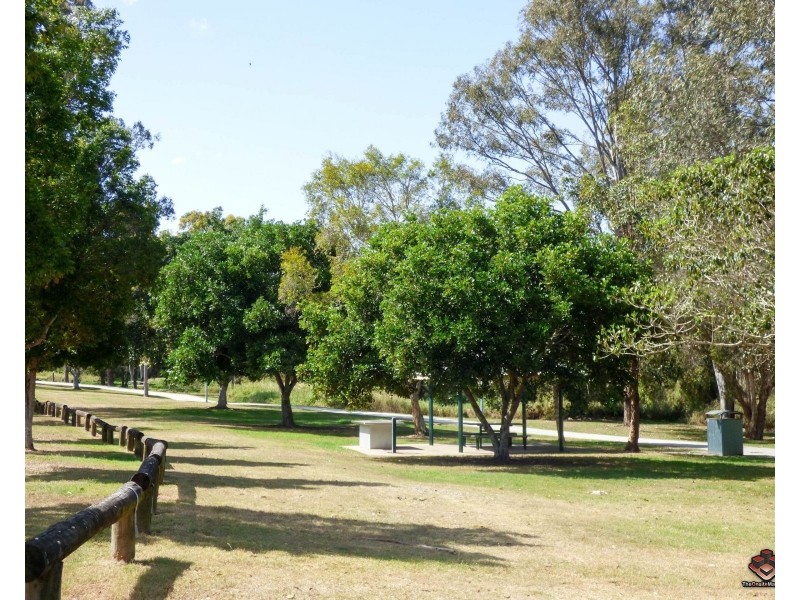 16 Surbiton Court, Carindale QLD 4152