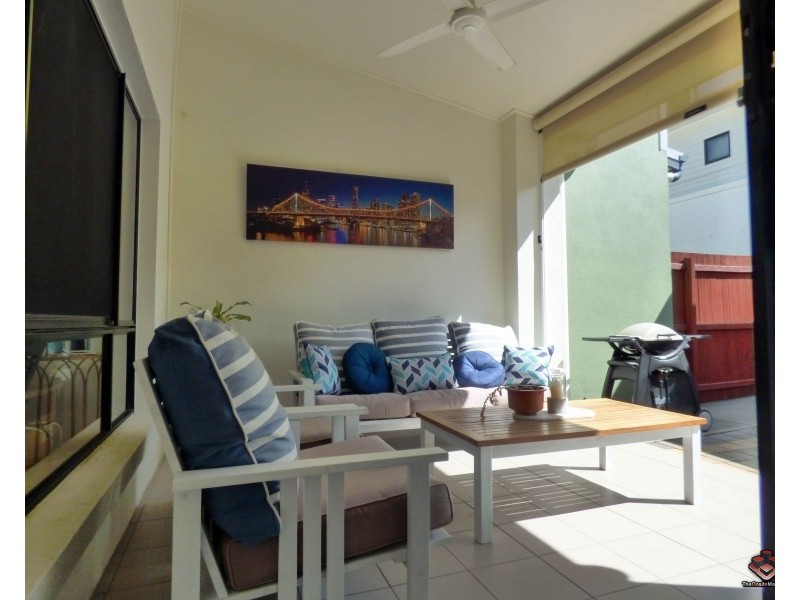 16 Surbiton Court, Carindale QLD 4152