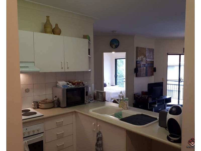 12 Spendelove Avenue, Southport QLD 4215