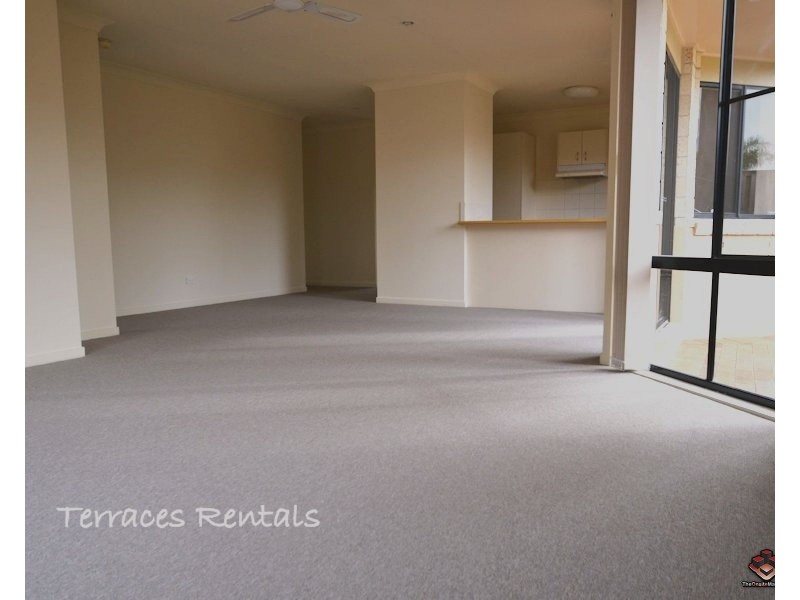 98/24 Amsonia Court, Arundel QLD 4214