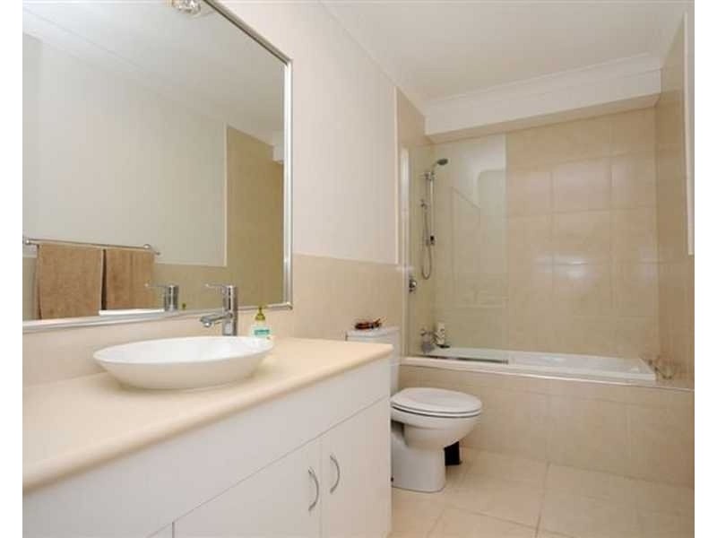 21 Castello Circuit, Varsity Lakes QLD 4227