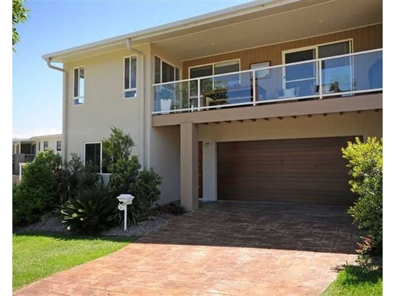 21 Castello Circuit, Varsity Lakes QLD 4227