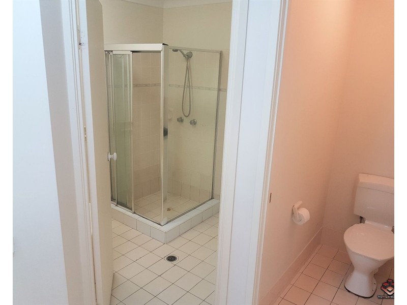 128 Benowa Road, Southport QLD 4215