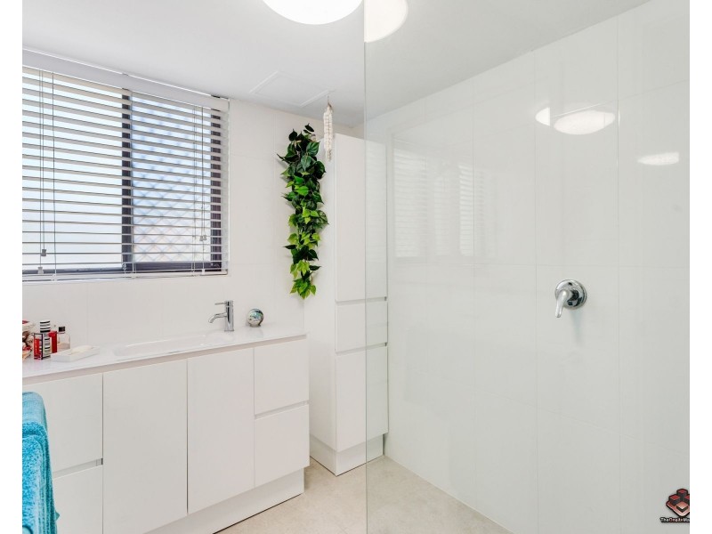 20A Old Burleigh Road, Surfers Paradise QLD 4217