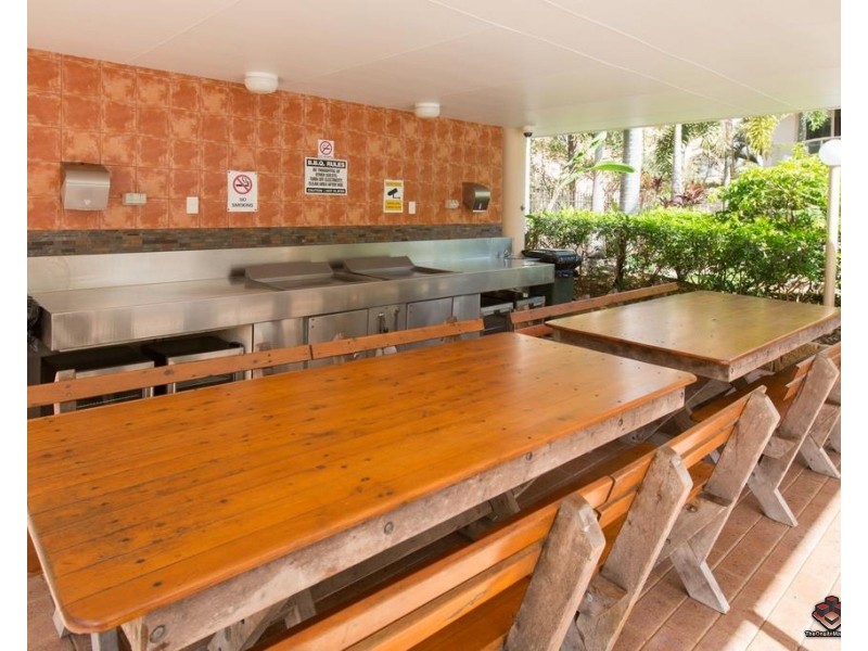 15 Santa Monica Road, Miami QLD 4220