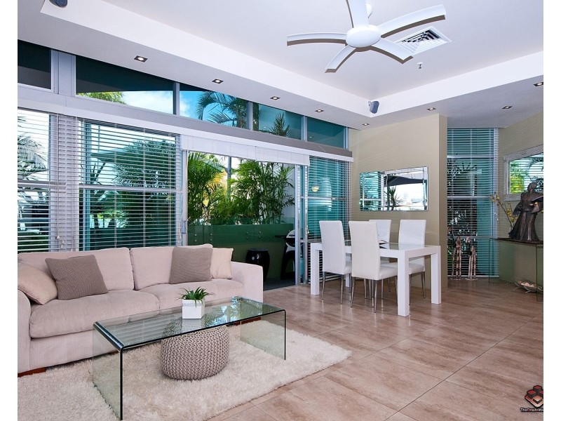 40 Riverview Parade, Surfers Paradise QLD 4217