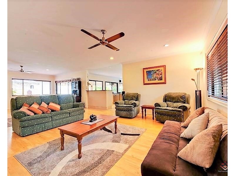 555 Oyster Cove Promenade, Helensvale QLD 4212