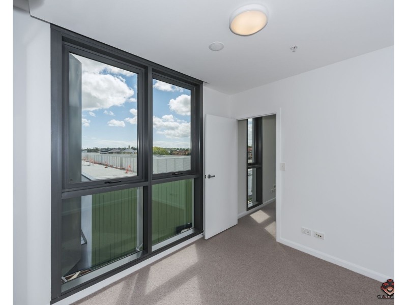 30705/300 Old Cleveland Road, Coorparoo QLD 4151