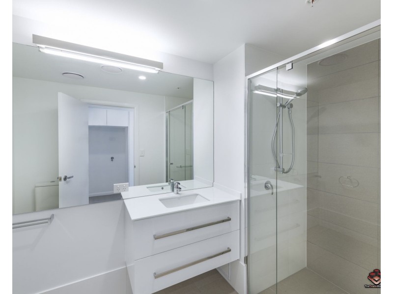 30705/300 Old Cleveland Road, Coorparoo QLD 4151