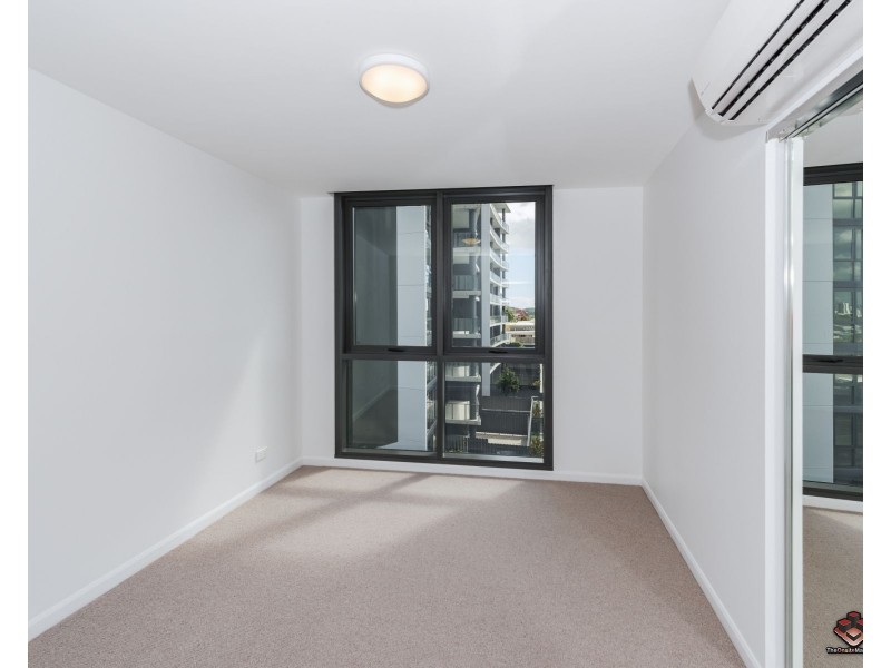 30705/300 Old Cleveland Road, Coorparoo QLD 4151