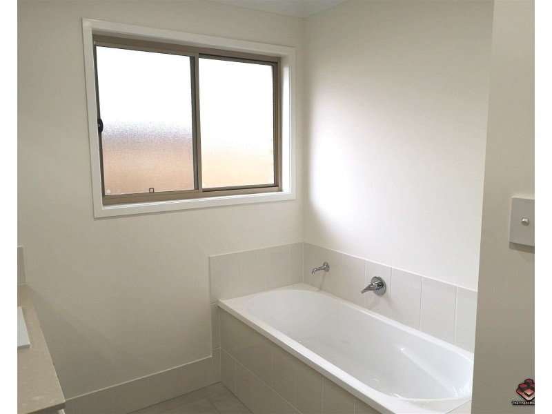 55 Village Blvd, Pimpama QLD 4209