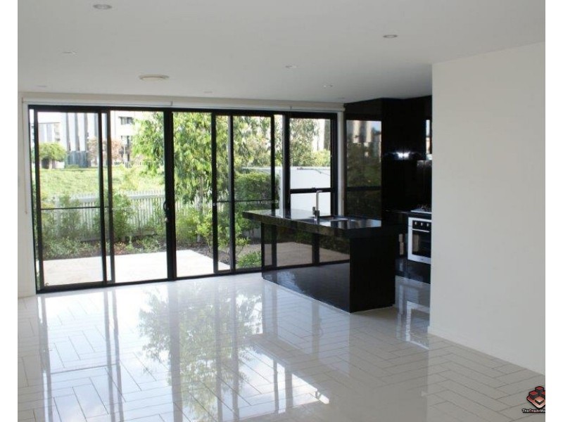 ID:3892443/19 Theatre Drive, Benowa QLD 4217