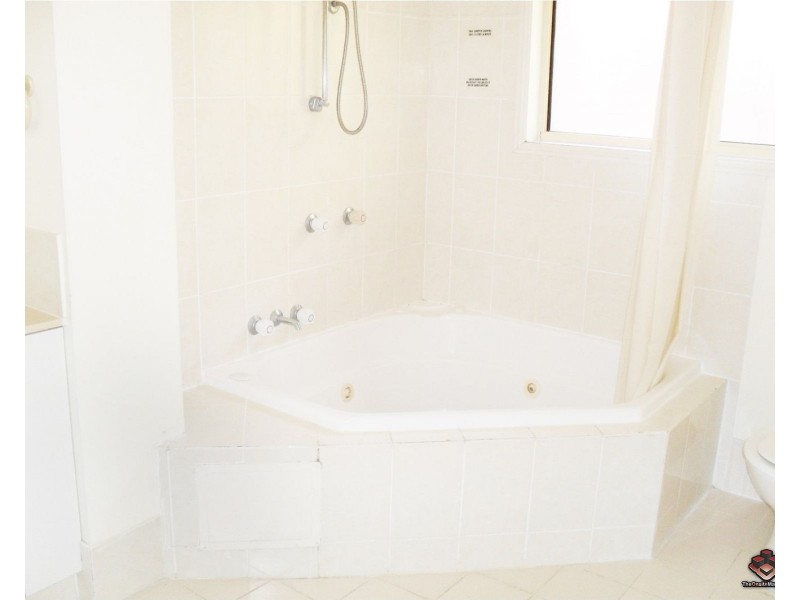 60 Whitby Street, Southport QLD 4215