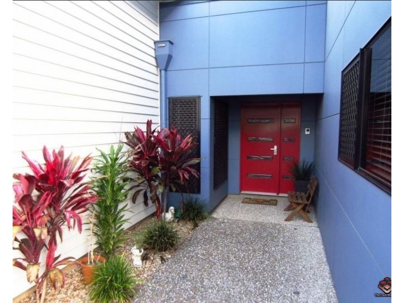 8 Highland Drive, Seventeen Mile Rocks QLD 4073