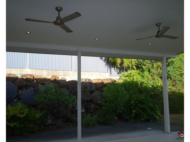 8 Highland Drive, Seventeen Mile Rocks QLD 4073