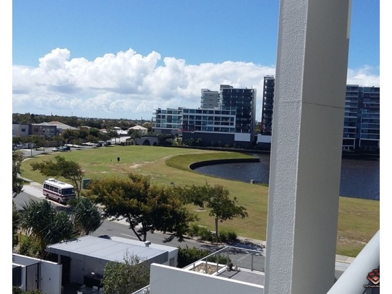 2 East Quay Drive, Biggera Waters QLD 4216