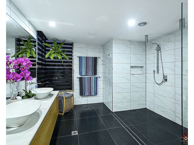 40 Riverview Parade, Surfers Paradise QLD 4217