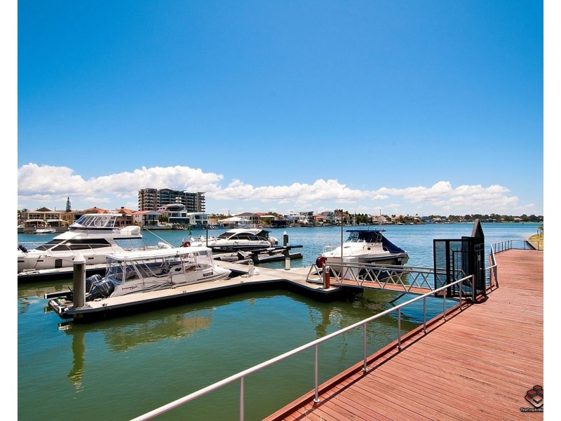 40 Riverview Parade, Surfers Paradise QLD 4217