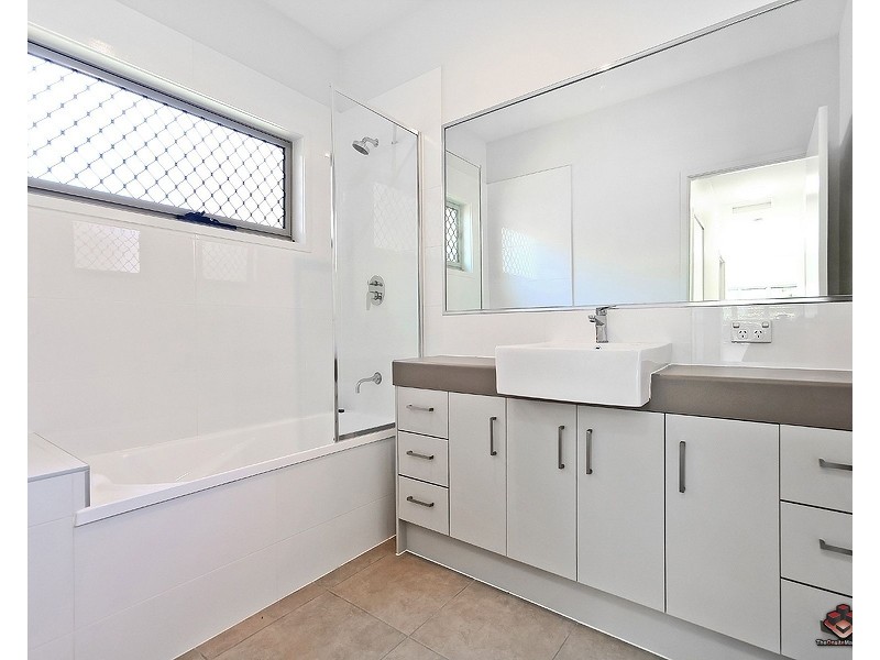 12/7-8 Debra Street, Coopers Plains QLD 4108