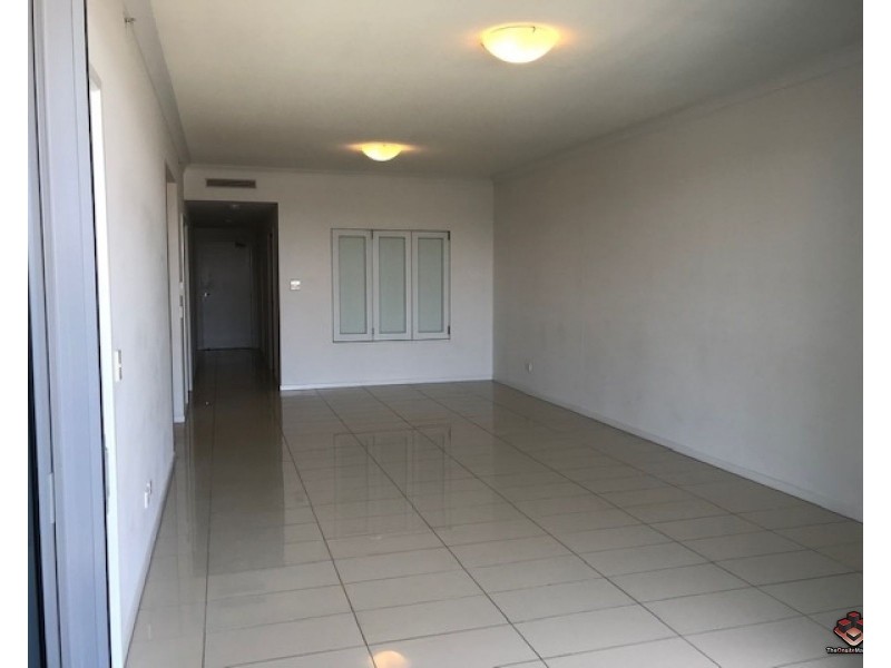 712/19 Imperial Parade, Labrador QLD 4215