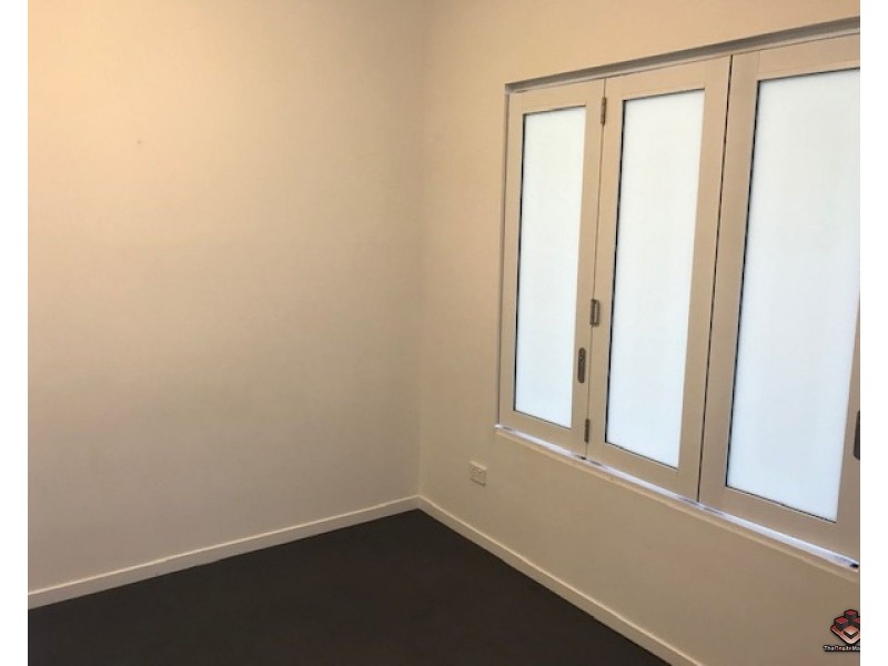 712/19 Imperial Parade, Labrador QLD 4215