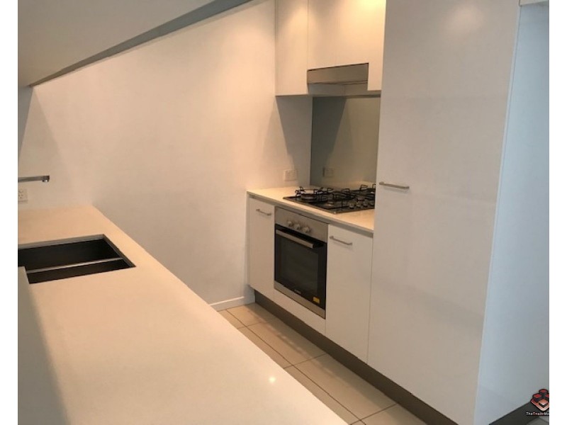 712/19 Imperial Parade, Labrador QLD 4215