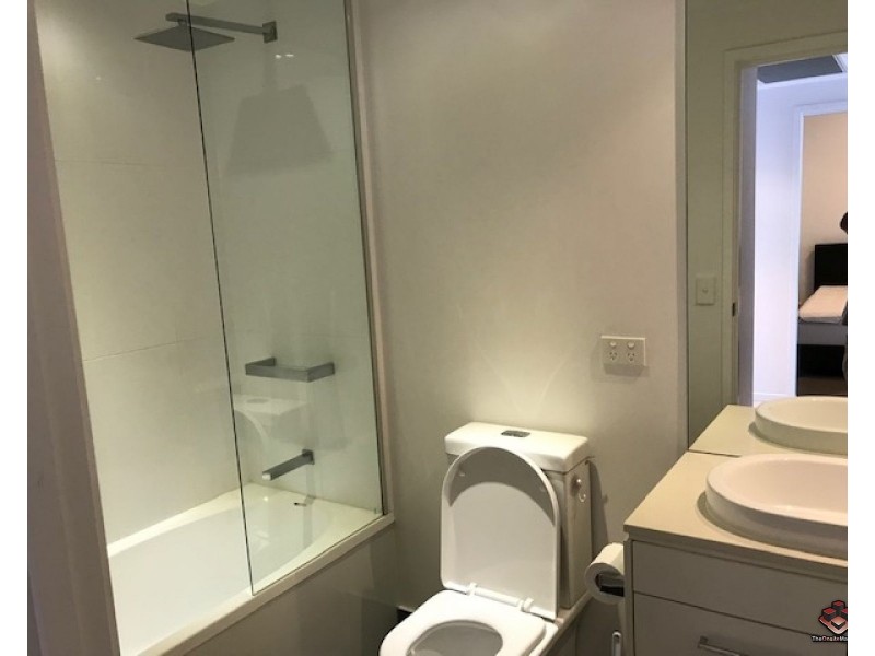 20 Labrador Street, Labrador QLD 4215