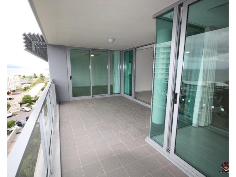 6 Mariners Drive, Townsville City QLD 4810