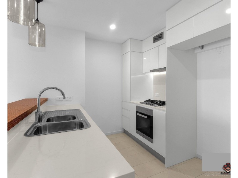 8 Dickens Street, Spring Hill QLD 4000