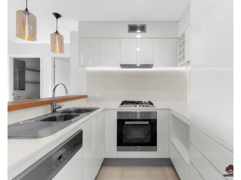 8 Dickens Street, Spring Hill QLD 4000