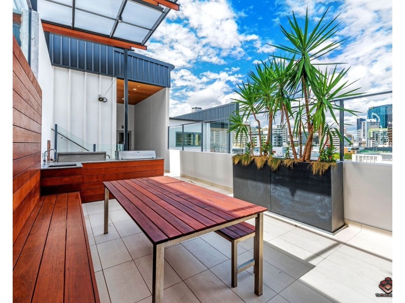 8 Dickens Street, Spring Hill QLD 4000