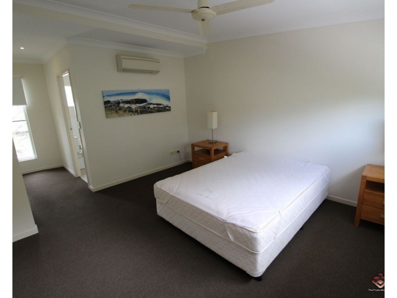 65 Manooka Drive, Cannonvale QLD 4802