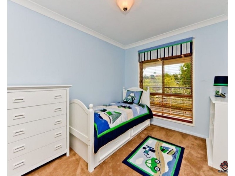 11 Sunblest Court, Eatons Hill QLD 4037