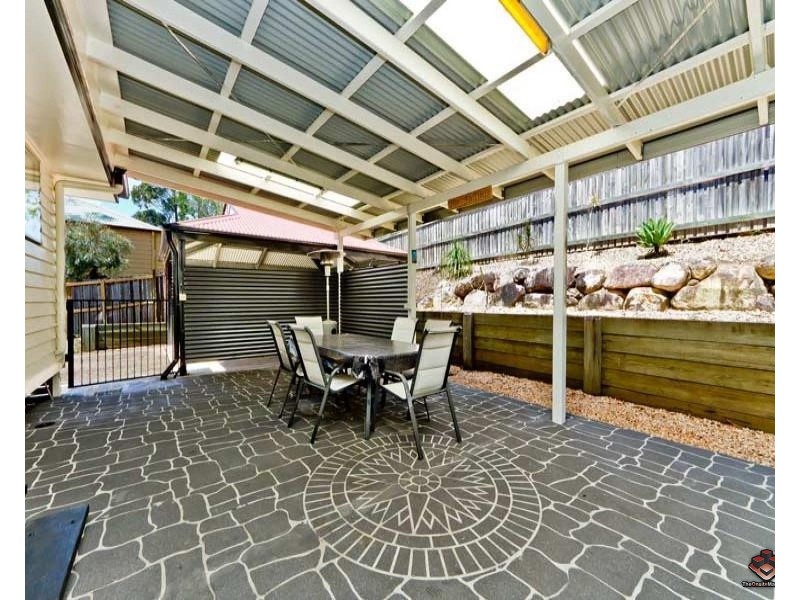 11 Sunblest Court, Eatons Hill QLD 4037