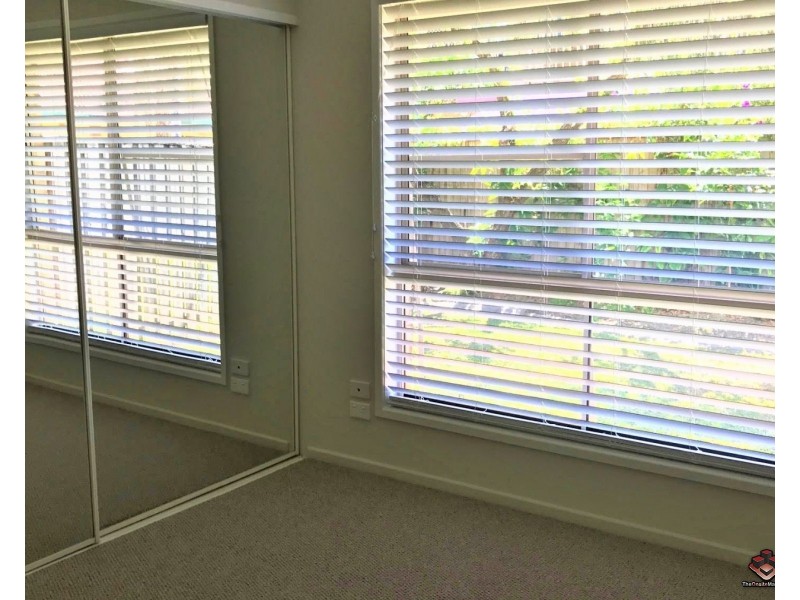 3/167 Central Street, Labrador QLD 4215