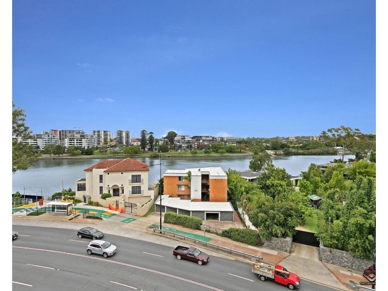 573 Coronation Drive, Toowong QLD 4066