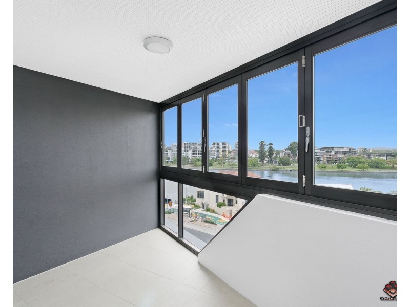 573 Coronation Drive, Toowong QLD 4066