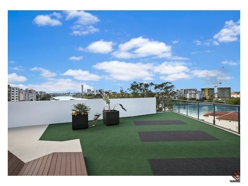 573 Coronation Drive, Toowong QLD 4066