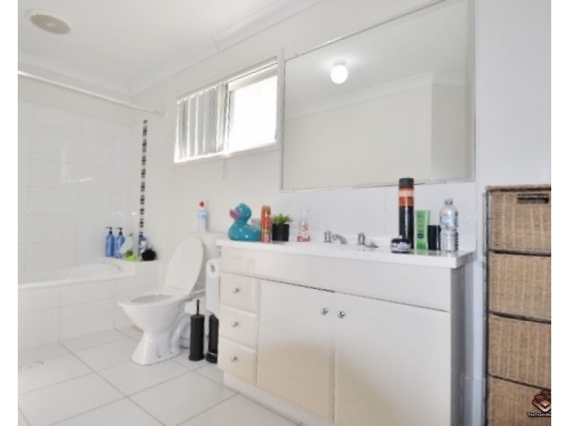 130 Jutland Street, Oxley QLD 4075