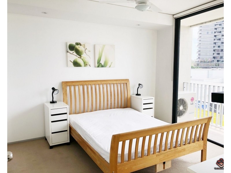 M2306/77 Jurgens Street, Woolloongabba QLD 4102