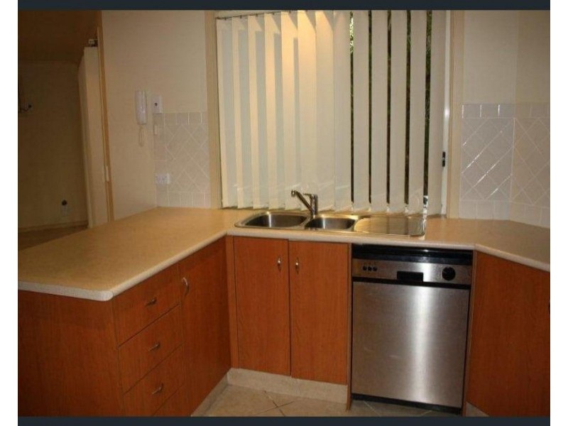 95 Eugaree St, Southport QLD 4215