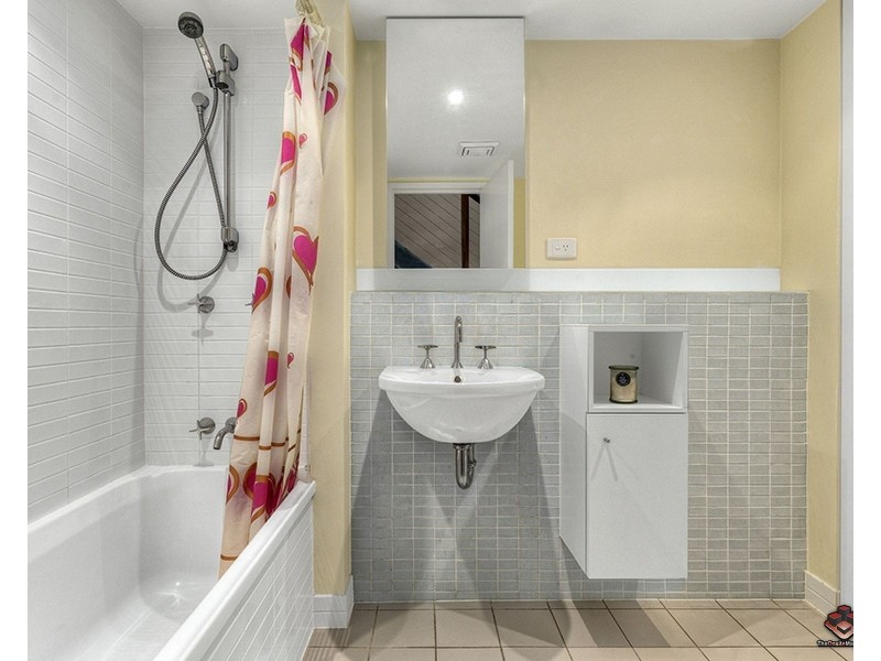 64 Macquarie Street, Teneriffe QLD 4005