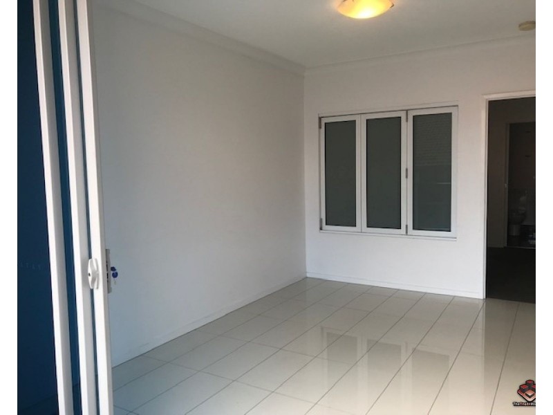 208/20 Labrador Street, Labrador QLD 4215