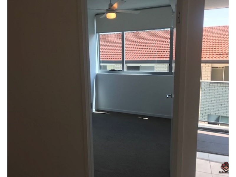 208/20 Labrador Street, Labrador QLD 4215